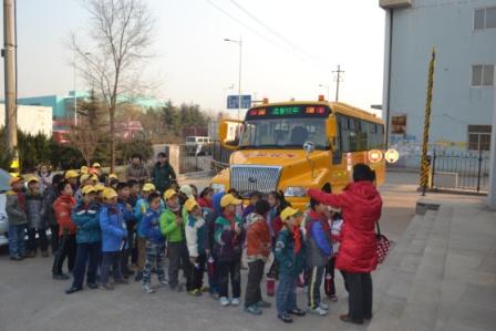 小學生科技節(jié)參觀文達通