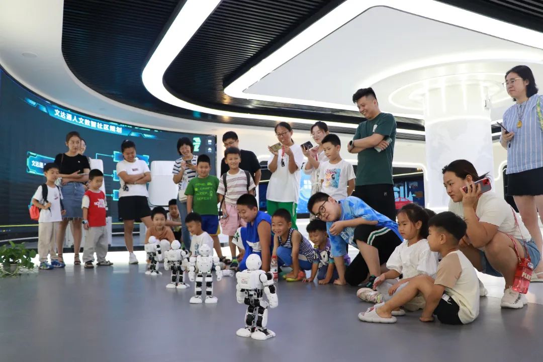 知無央，愛無疆丨科普研學(xué)，走進(jìn)文達(dá)通股份數(shù)字城市展館