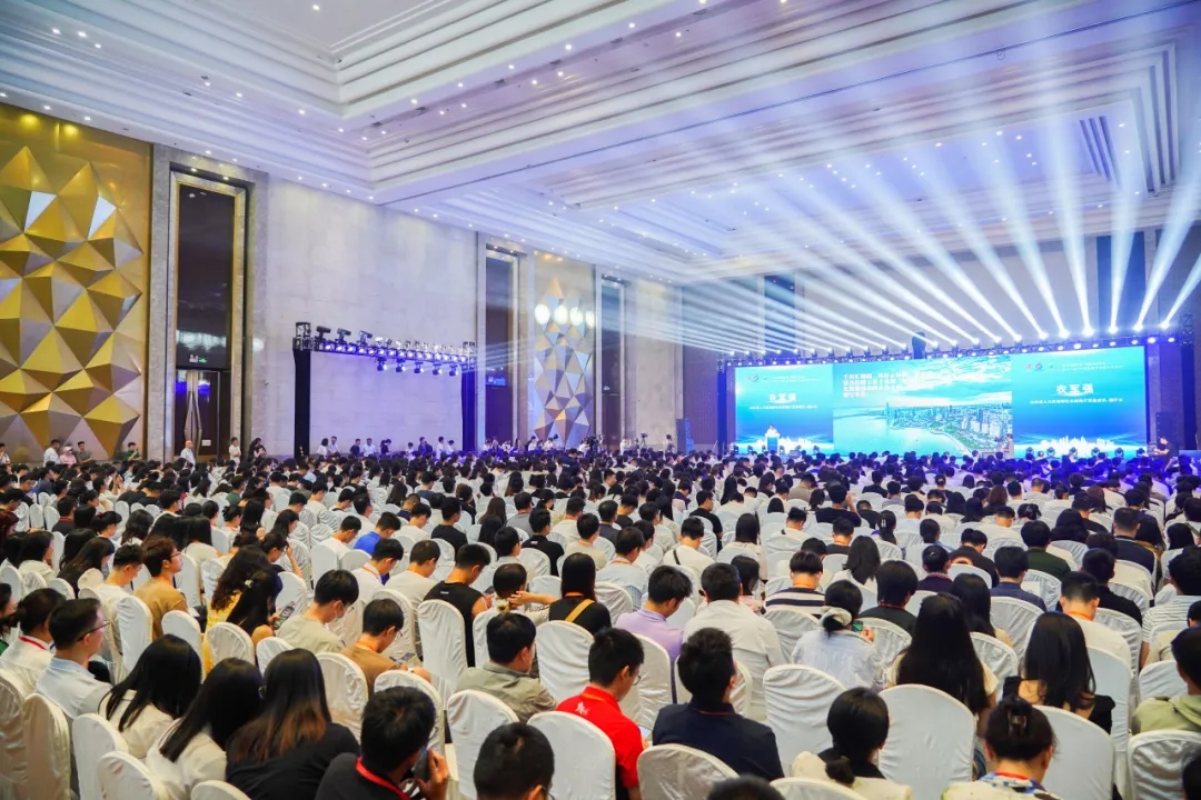 文達通AI無人清掃車亮相第十一屆“百所高校千名博士青島行”活動