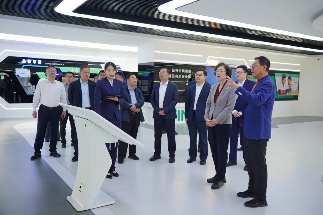 青島市委副書(shū)記、市委統(tǒng)戰(zhàn)部部長(zhǎng)張惠一行蒞臨文達(dá)通股份調(diào)研指導(dǎo)