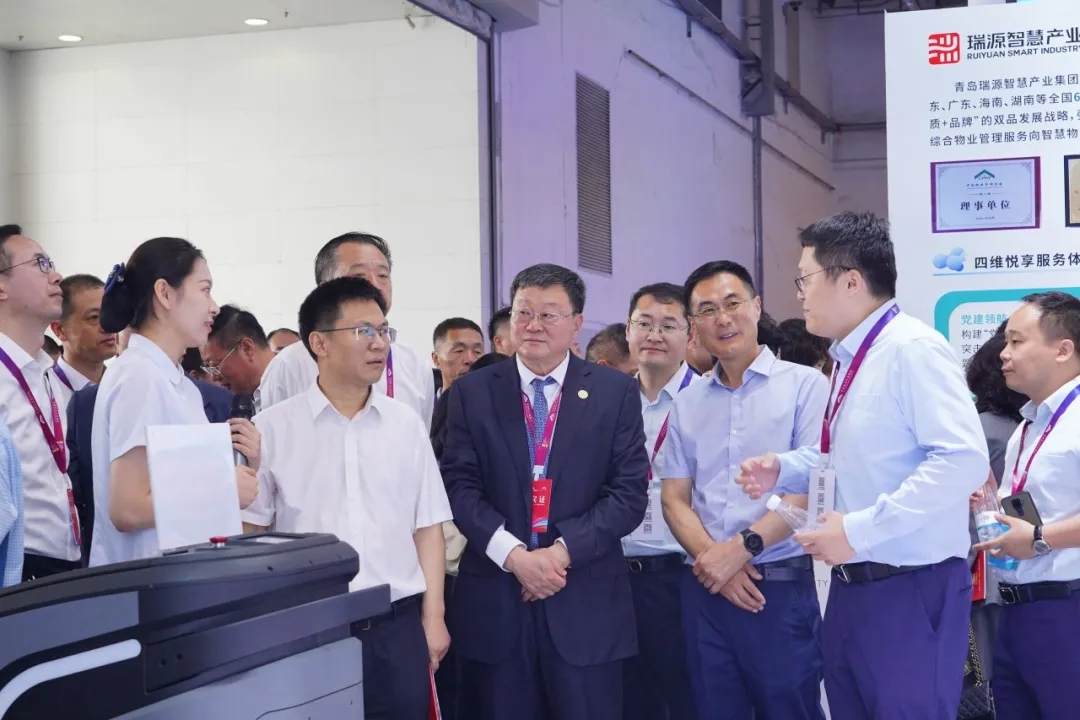 文達通股份攜”數智物業(yè)全鏈解決方案”亮相中國物博會，“AI+機器人”定義智慧物業(yè)新標桿